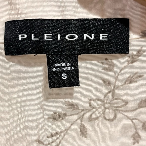 Pleione Women Small Blouse Button Gauze Lightweigh Ruffled Sleeve Floral Cottage - Picture 3 of 7